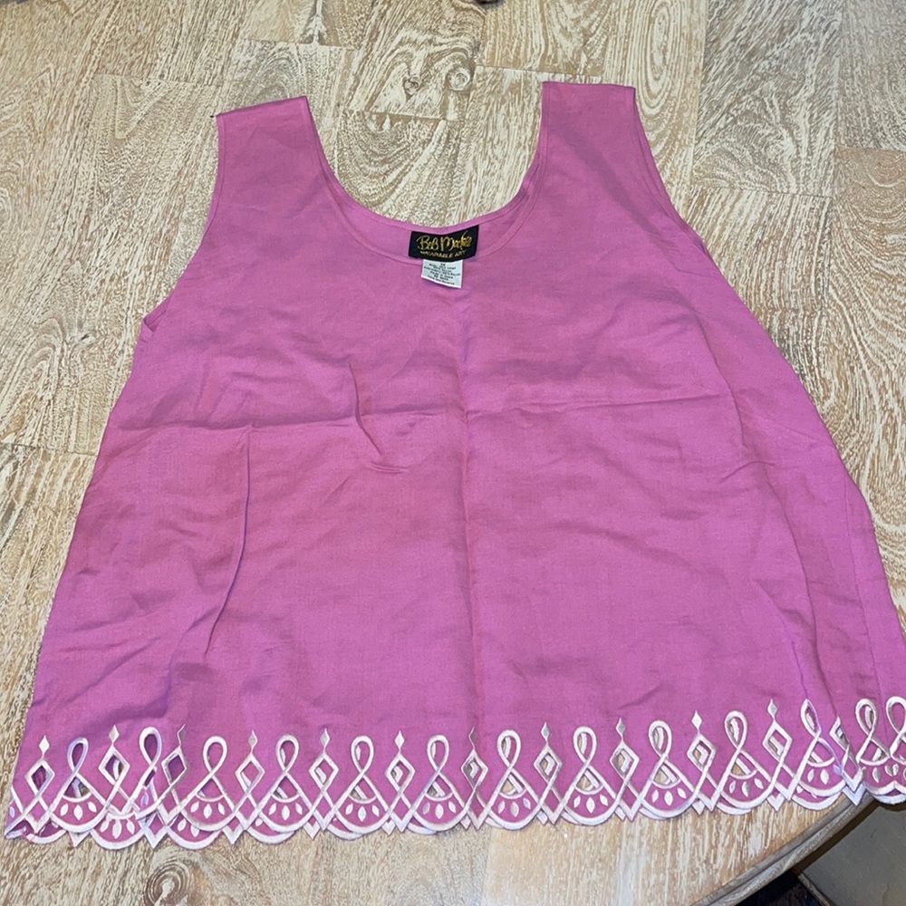 Bob Mackie purple tank with white embroidery